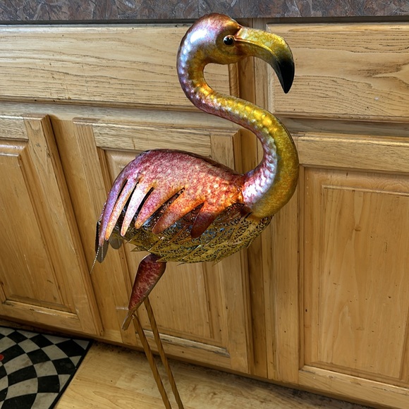 Flamingo 🦩 metal whimsical statue - Picture 9 of 12